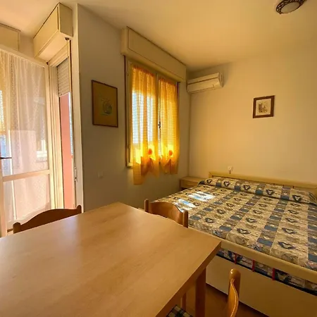 Ferienwohnung In Mit Kleinem Balkon 아파트