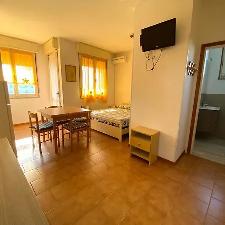 Ferienwohnung In Mit Kleinem Balkon 아파트 리도 델레 나지오니