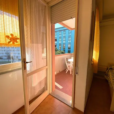 Ferienwohnung In Mit Kleinem Balkon 아파트