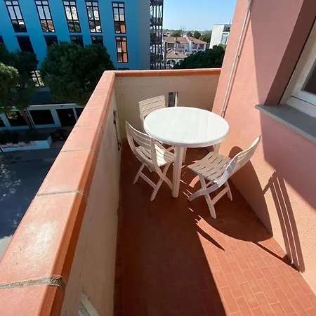 Ferienwohnung In Mit Kleinem Balkon ليدو ديلي نازيوني