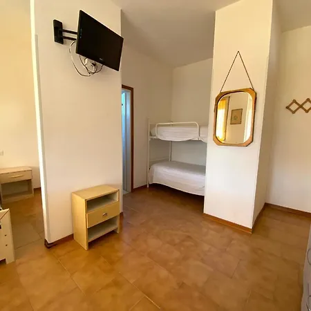Ferienwohnung In Mit Kleinem Balkon * ليدو ديلي نازيوني